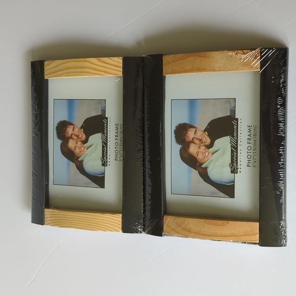 NWT Two  5" x 7"  Special Moments Memories Collection Black & Blonde Wood - Picture 2 of 5